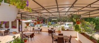 Pansion Belvedere - Double Room with Balcony 7