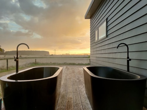 Totara On Moroa, Tauwharenikau