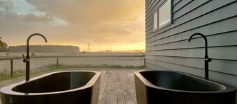 Totara On Moroa, Tauwharenikau