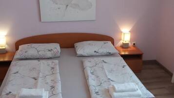 1 bedroom, internet, bed sheets