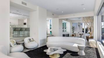 Smart TV, fireplace, video games, offices