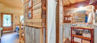 Lake Butler Cabin on 5 Acres w/ Fire Pit!