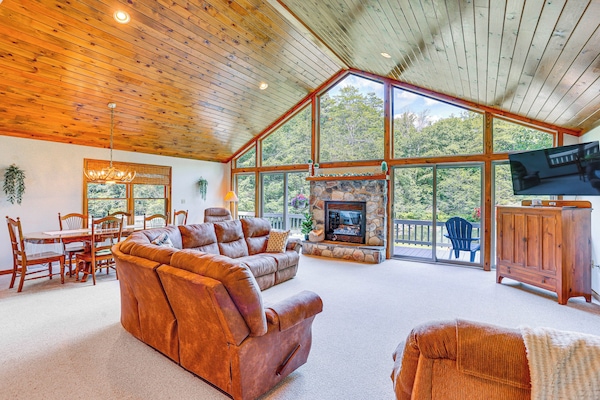 Belleville Vacation Rental | 4BR | 2BA | 3,700 Sq Ft | Step-Free Access