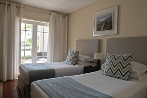 2 bedrooms, in-room safe, iron/ironing board, free WiFi