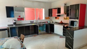 Réfrigérateur, four, lave-vaisselle