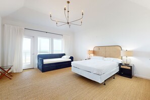 5 bedrooms, internet, bed sheets - Galveston home with open floor, balcony, patio and water views (Galveston)