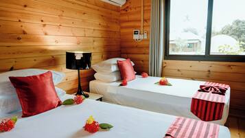 Individually furnished, desk, laptop workspace, free WiFi