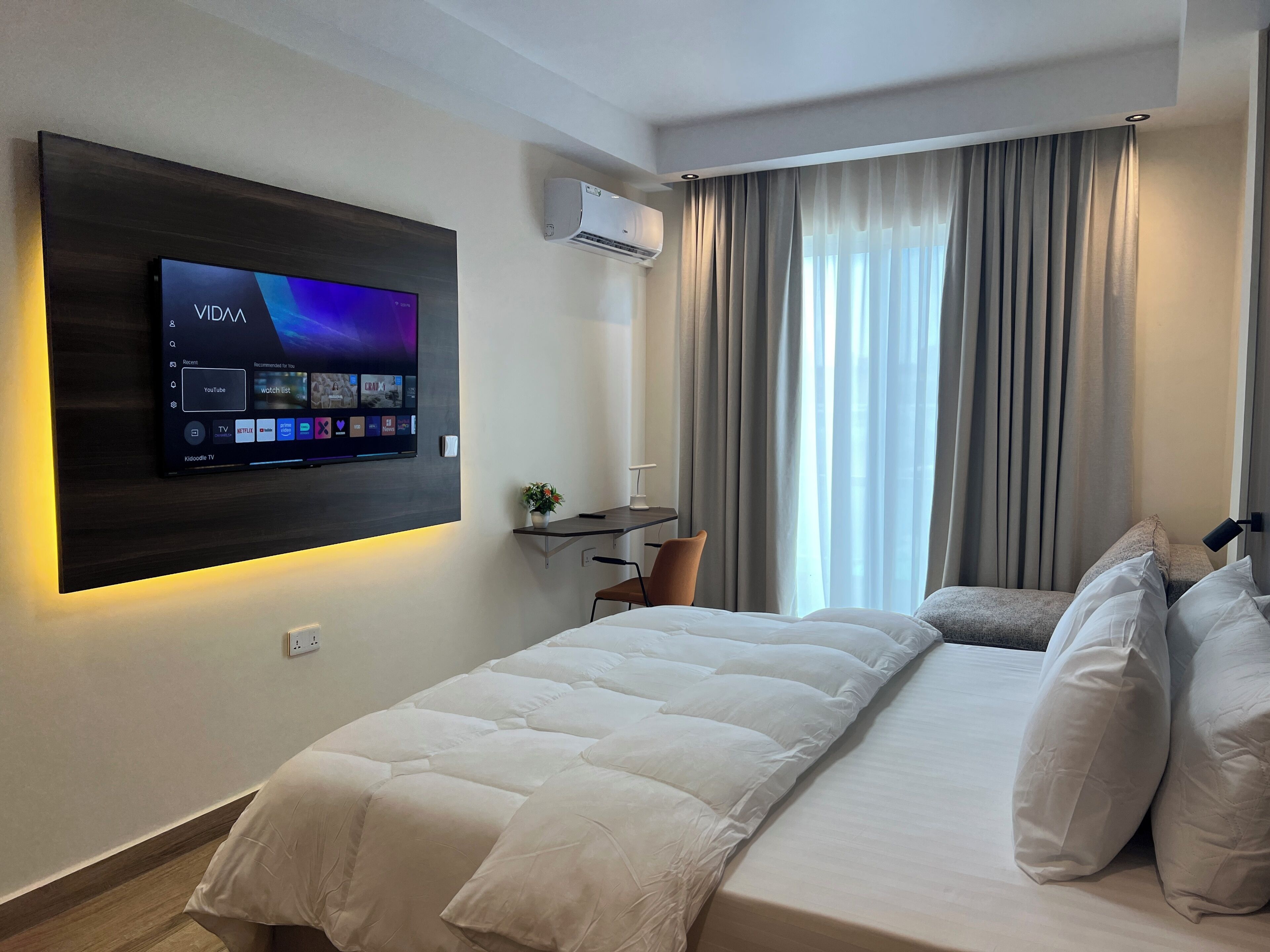 华丽双人房 | 特色家居、办公桌、笔记本电脑工作区、免费 WiFi