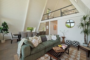 TV - The Gnome Gully - A-Frame w/ Sound Views (Olympia)