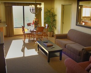 テレビ、DVD プレーヤー、ビデオライブラリ、ステレオ