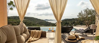 Your Seaview Haven for 8 with Saltwater Pool, close to beaches