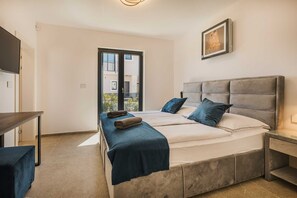 3 soveværelser, skrivebord, strygejern/strygebræt, weekendseng