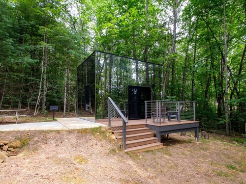 Mirror Cabins - Looking Glass