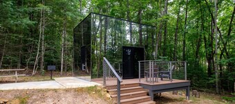 Mirror Cabins - Looking Glass