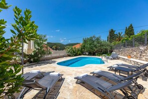 Piscine extérieure, piscine chauffée