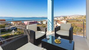 Terrace/patio - Modern Villa Mermaid in Podstrana with pool (Podstrana)