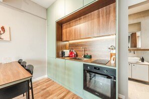 Fridge, oven, stovetop, dishwasher - Luxury Seaview Apartment with Free Parking by PikHost (Vlorë)