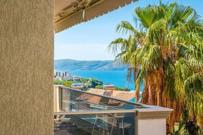 Property grounds - Luxury Seaview Apartment with Free Parking by PikHost (Vlorë)