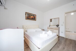 2 dormitoris, escriptori, planxa i posts de planxar i wifi gratuïta 