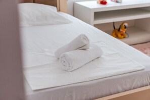 3 dormitorios, escritorio, tabla de planchar con plancha y wifi gratis
