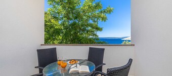 Apartment STARA BAŠKA near the sea