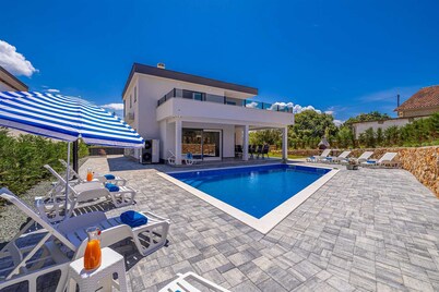 Villa KATHARINA with private pool