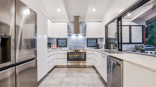 Beachlover - Brand new,  beautiful beach inspired, air-conditioned, four bedroom home in Agnes Water