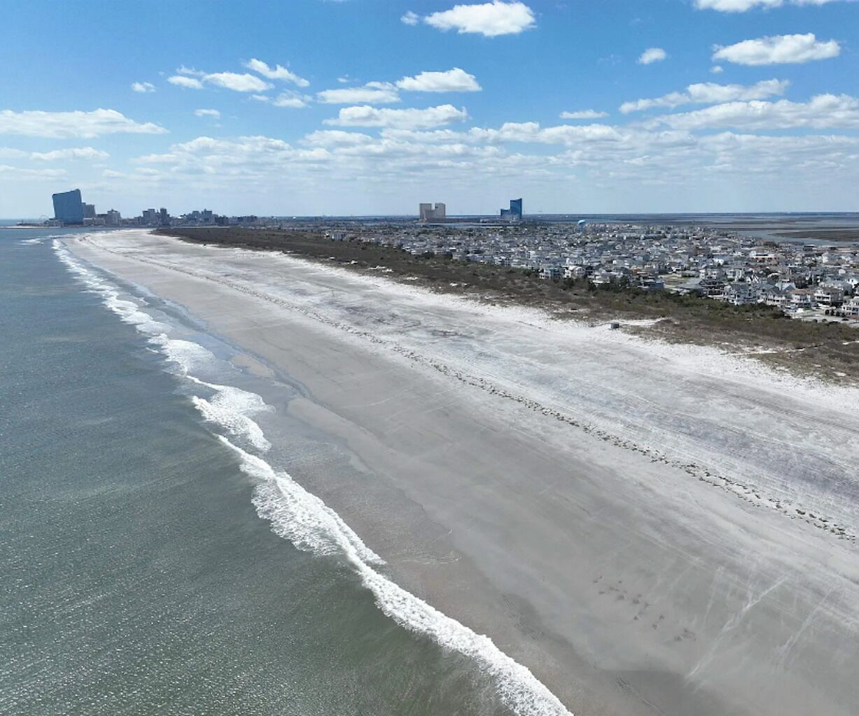 Beach nearby, sun loungers