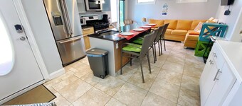 Steps 2 Beach- Family, Walk 2 Downtown, Close 2 AC.