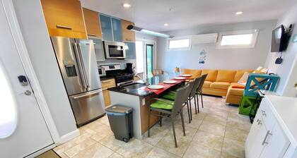 Steps 2 Beach- Family, Walk 2 Downtown, Close 2 AC.
