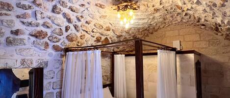 ASUR 7 | Minibar, desk, laptop workspace, free WiFi