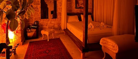 ASUR 7 | Minibar, escritorio, espacio para trabajar con laptop y wifi gratis