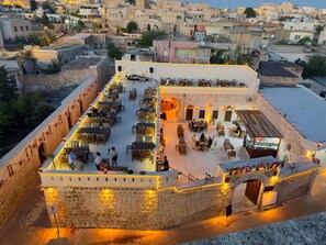 Terrace/patio - Şahmeran Otel Cafe Restoran  (Midyat)