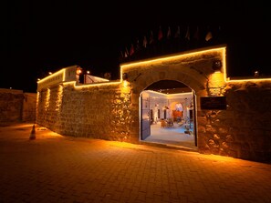 Front of property - Şahmeran Otel Cafe Restoran  (Midyat)