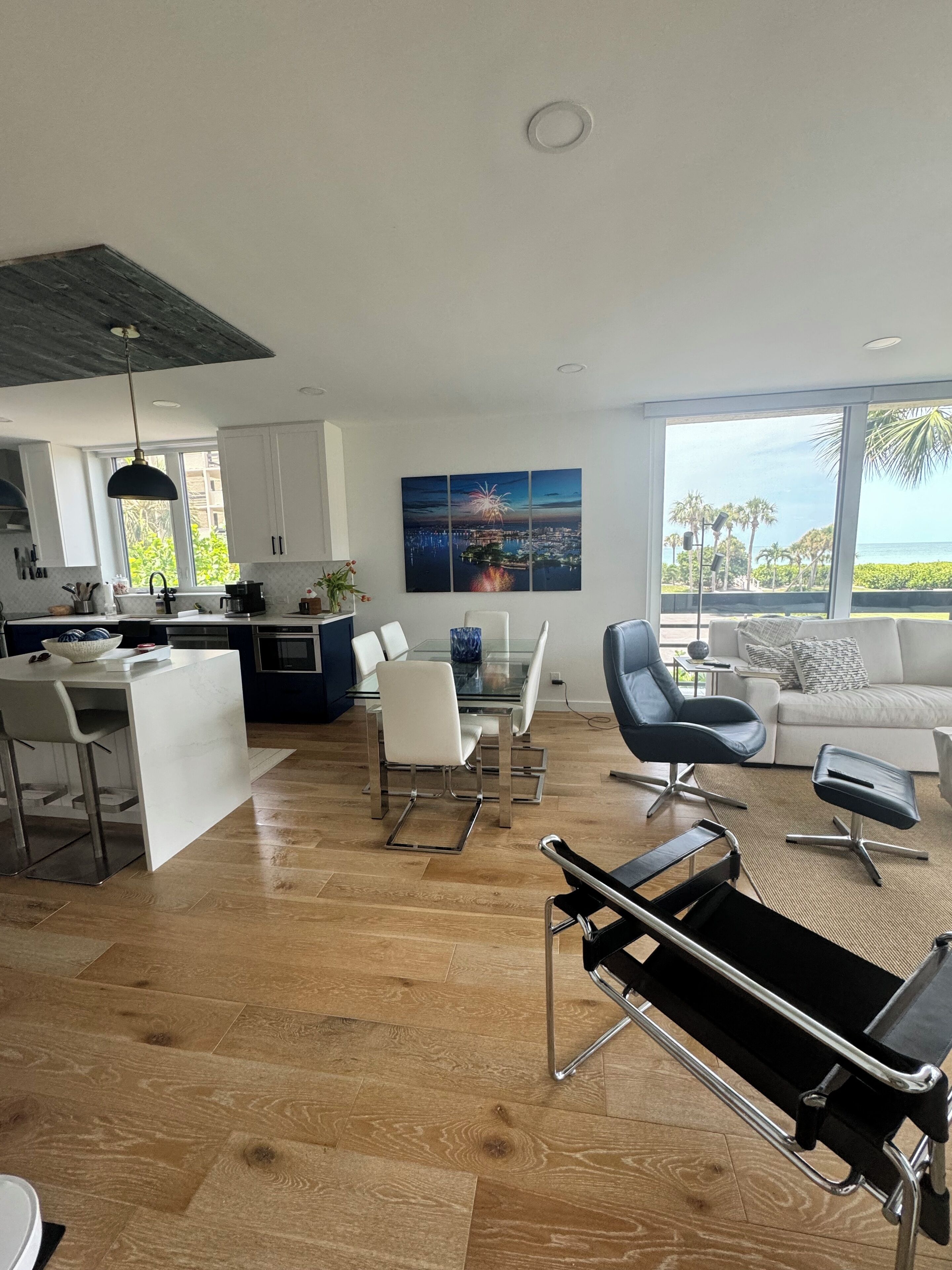 المنشأة من الداخل