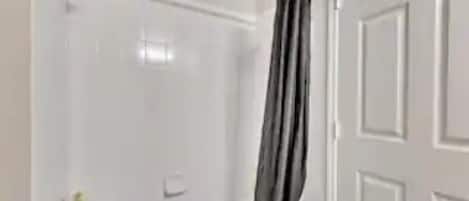 Towels, shampoo, toilet paper