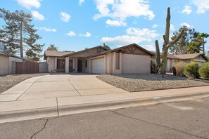 Exterior - Old Town, Sun Devils, Tempe, Papago, Zoo, Cubs, Giants, WM Open, and more! (Scottsdale)