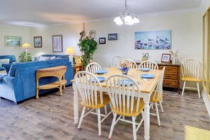 Dining - Oceanfront Carolina Beach Condo, Steps to Shore! (Carolina Beach)