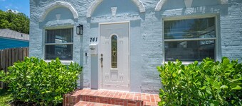 Cozy West Palm Beach Home l 10min to Municipal Beach and more!