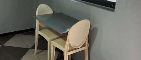 Comfort kamer, privébadkamer | Dineren in de kamer