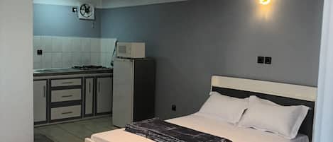 Chambre Confort, salle de bains privée | 1 chambre, matelas Select Comfort, Wi-Fi gratuit, draps fournis