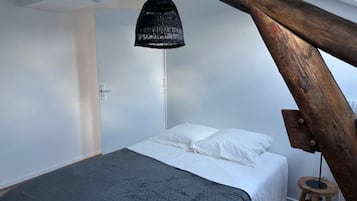 1 chambre, fer et planche Ă  repasser, Wi-Fi gratuit, draps fournis