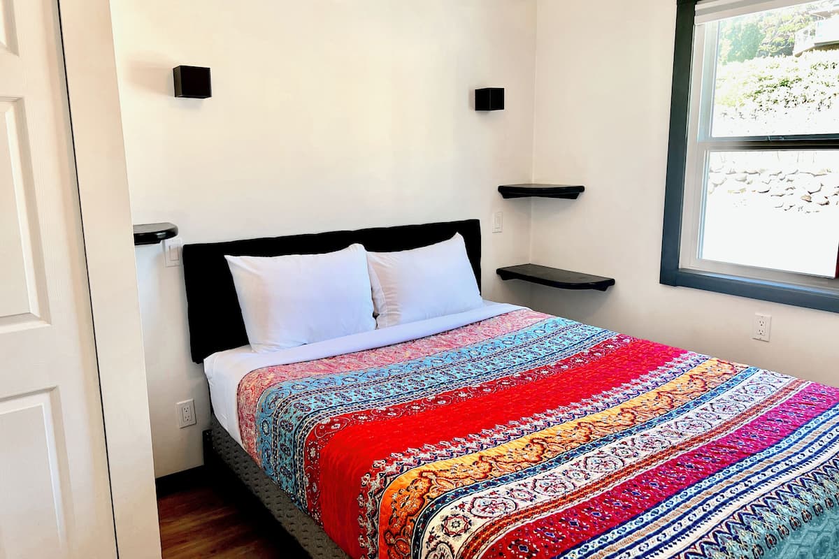 Classic Cabin 3 - 1 Queen Bedroom + Queen Sofa Bed, 1 Bathroom, Kitchen & Lake Views | 2 bedrooms, desk, laptop workspace, iron/ironing board