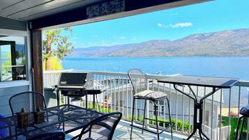 Classic Cabin 15 - 2 Queen Bedrooms, 1 Bathroom, Kitchen & Lakefront Views | Balcony