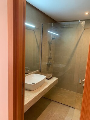 Towels, toilet paper - Villa & Piscine Privée 10 mn a Aeroport Marrakech (Marrakesh-Safi)