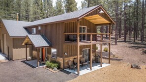 Exterior - Remote 2-bedroom house in beautiful Flagstaff with AC (Flagstaff)