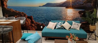 Excellent location with a roof garden and pool