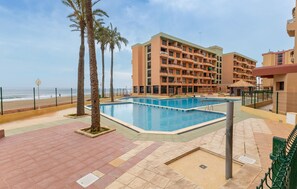 Pool - Beach front apartment in La Manga (La Manga)