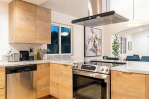 Fridge, microwave, oven, stovetop - Mountain Views/Hot Tub/Arcade Games/ Luxury Home! (San Diego)