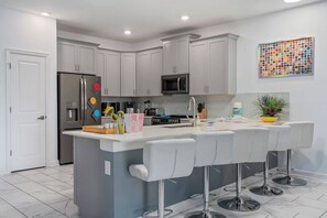 Fridge, microwave, oven, stovetop - Luxury Villa,Theater,Pool,Spa,RESORT (Davenport)